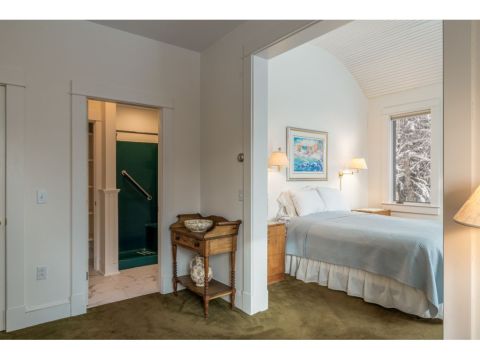 First floor primary suite 