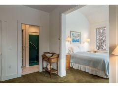 First floor primary suite 