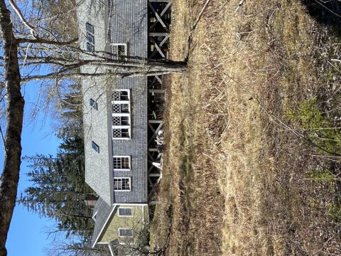 Boat house with seasonal studio apartment
